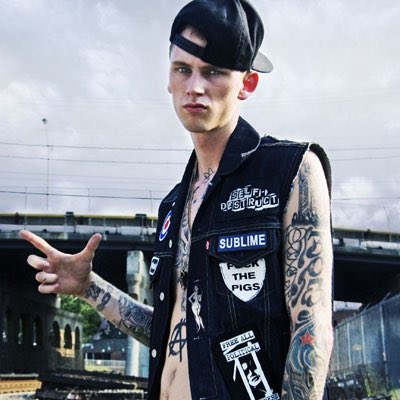Vanish38boys's tweet image. Im from Ohio. I met MGK well before Diddy did. We did shows at Peabody’s in Cleveland. Trust me when I tell you. Diddy diddle him!