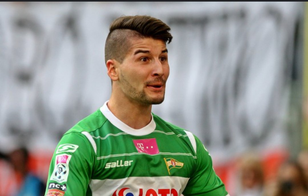 kits_up's tweet photo. 🇭🇷🇩🇪 Antonio Čolak epizod w 🇵🇱 miał krótki, ale za to całkiem udany. W barwach @LechiaGdanskSA na 30 meczów 10⚽/2🅰️.
👉Licytacja charytatywna startuje dzisiaj wieczorem tu oraz symultaniczne na naszym FB👈
🆘Pomagamy Głuchołazom na prośbę naszego kumpla @marek_koch22 💪
#powodz https://t.co/k9Fklc51OW