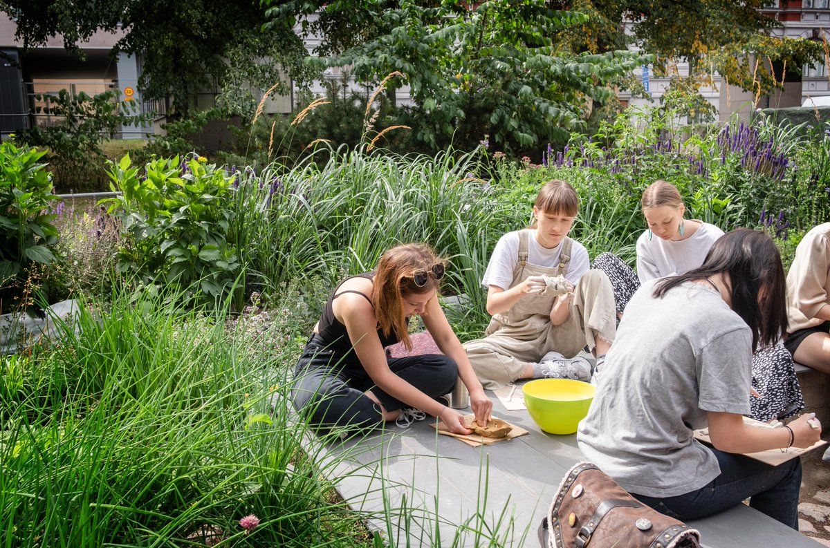 Tule kuulemaan, miltä näyttää tämän päivän arkkitehtuuri- ja muotoilukasvatus! #SamassaTilassa -seminaari järjestetään <a href="/aalto2museum/">Aalto2</a> -keskuksessa Jyväskylässä ja verkossa 1.11.2024. Katso ohjelma ja ilmoittaudu mukaan. 

📸 Anni Koponen

ado.fi/tapahtumakalen…