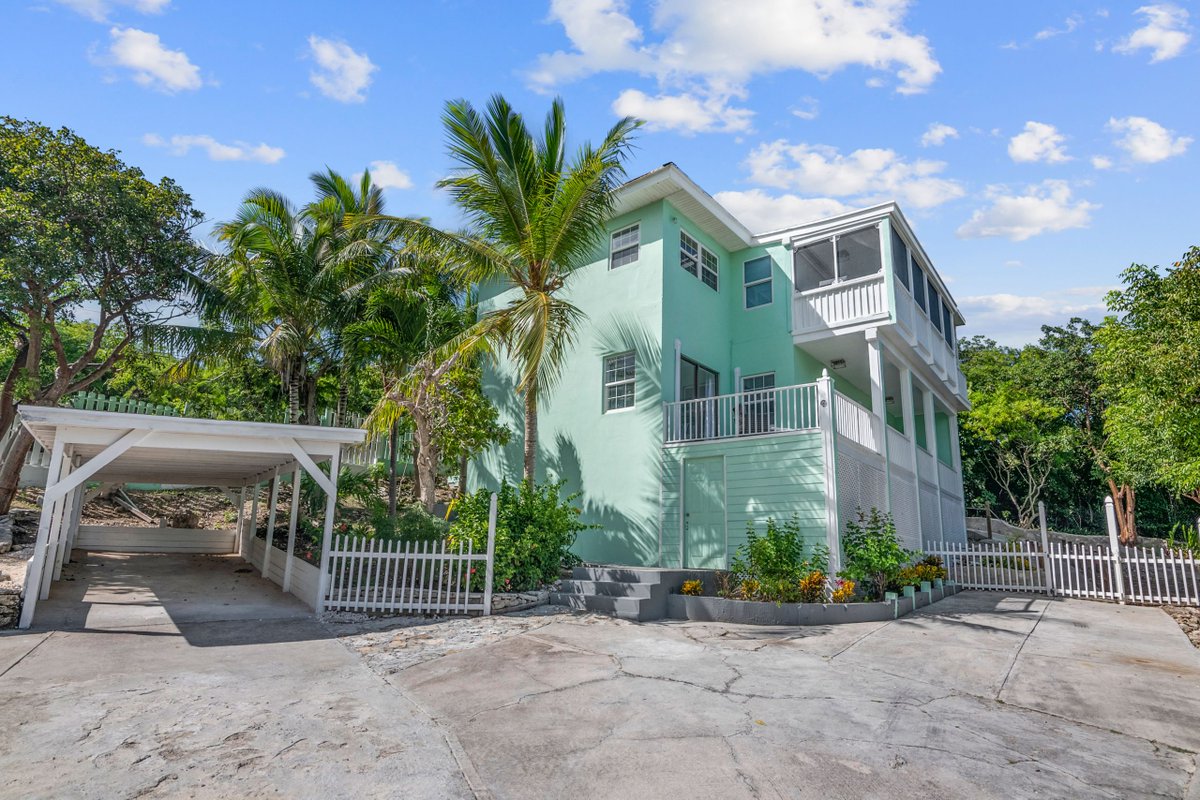 AnchorageExuma's tweet photo. Create lasting memories in #Georgetown with #AnchorageExuma! Enjoy #FamilyVacation rentals, stunning ocean views, & access to beautiful beaches. #BookYourStay today at https://t.co/JaWrcrNpHr
#BeachfrontRentals #ExploreExuma #IslandEscape #TropicalAdventure #FamilyFun https://t.co/5dAorXoyKU