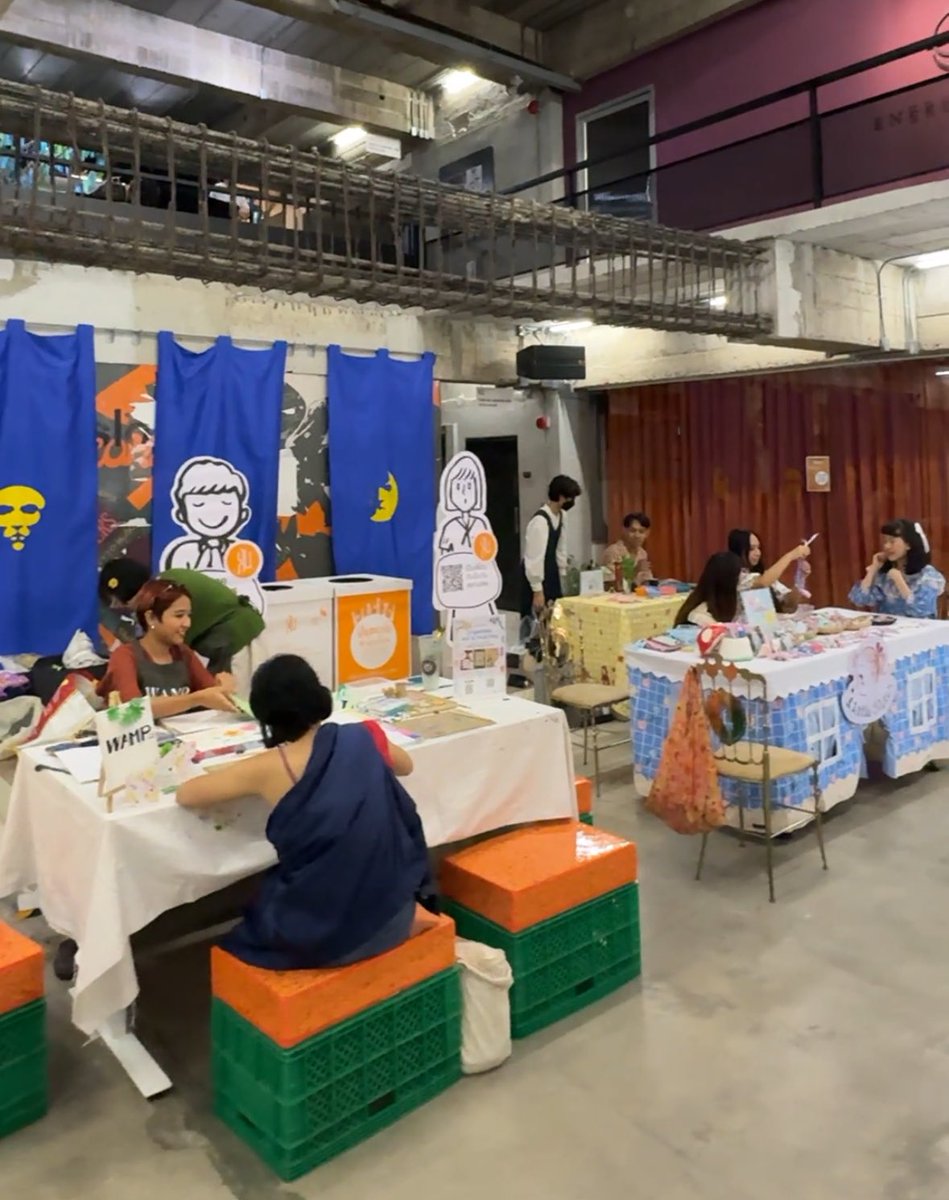 artatmos's tweet photo. เธรดนี้ TALK ABOUT 🪄 การจัดงาน Night Market ครั้งแรกของตลาดนัดศิลปะช่วงค่ำโดย ART ATMOS ในพื้นที่แห่งใหม่ Slowcombo : The Mindfulness Playground คอมมูสามย่าน-จุฬา ในเดือนตุลาคมนี้ 🧡👁️🪬🔮🖼️ (ต่อด้านล่าง…)
#ARTATMOSxSlowcombo
#ARTATMOS #Slowcombo https://t.co/9nCFv8lsAh