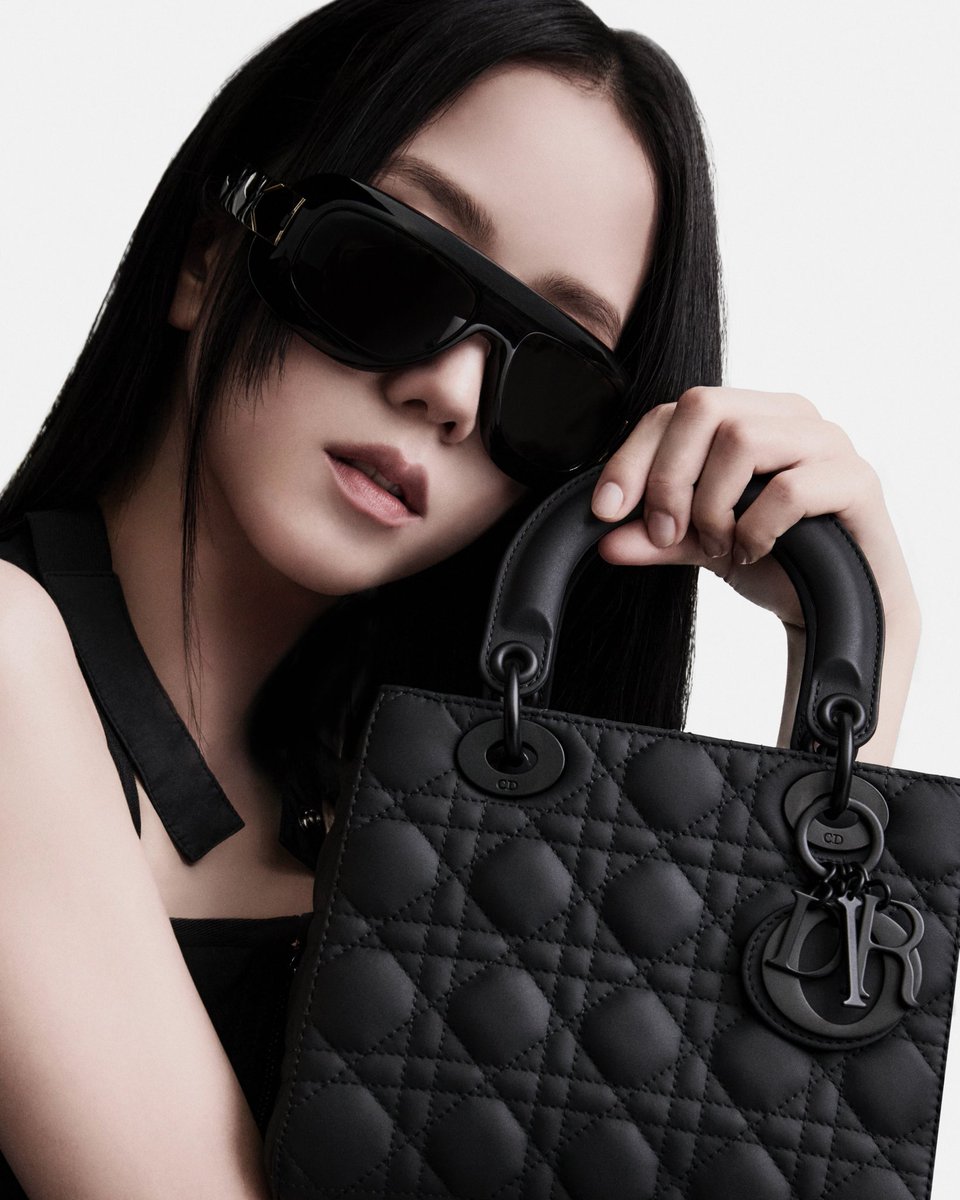 Damensa1's tweet photo. Get ready 
LADY JISOO AT DIOR PFW
#JISOOxDiorSS25 @Dior https://t.co/j8eGwbnhM8