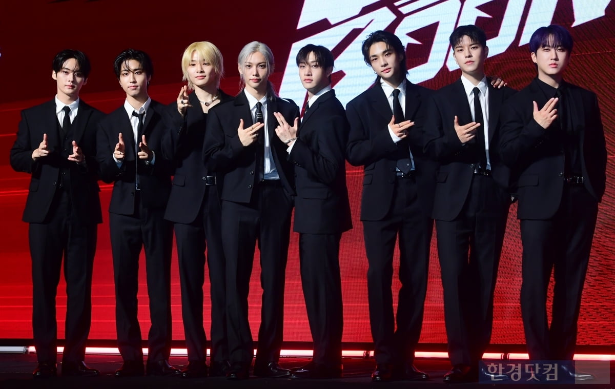 billboardskz's tweet photo. Longest-charting 2024 songs by Male Korean Groups on Billboard Global 200

#1. #StrayKids #ChkChkBoom – 8 weeks
#1. TWS Plot Twist – 8
#3. TXT Deja Vu – 4
#3. SEVENTEEN Maestro – 4
#5. ECLIPSE Sudden Shower – 3
#6. @Stray_Kids Lose My Breath – 2
#7. ENHYPEN XO – 1

📣 STAY, let's re-enter the chart. Stream and buy Chk Chk Boom!