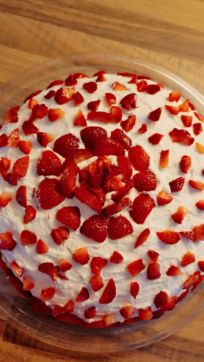 foibekartano's tweet photo. Kakku on valmis synttärisankarille, huomenna juhlimme🎂🥳. Kotitalo1, 3krs
#foibekartano 
#iloa #yhteisuus
#syyntymäpäivä 
#HyväElämä https://t.co/8WsmzuzZyQ