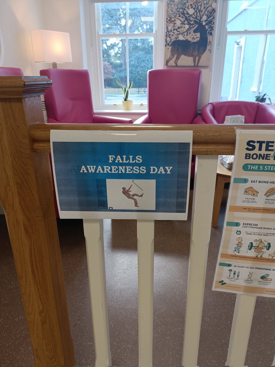 Lots of interest in our 'Falls Awareness' information stand today #rehabinthepark