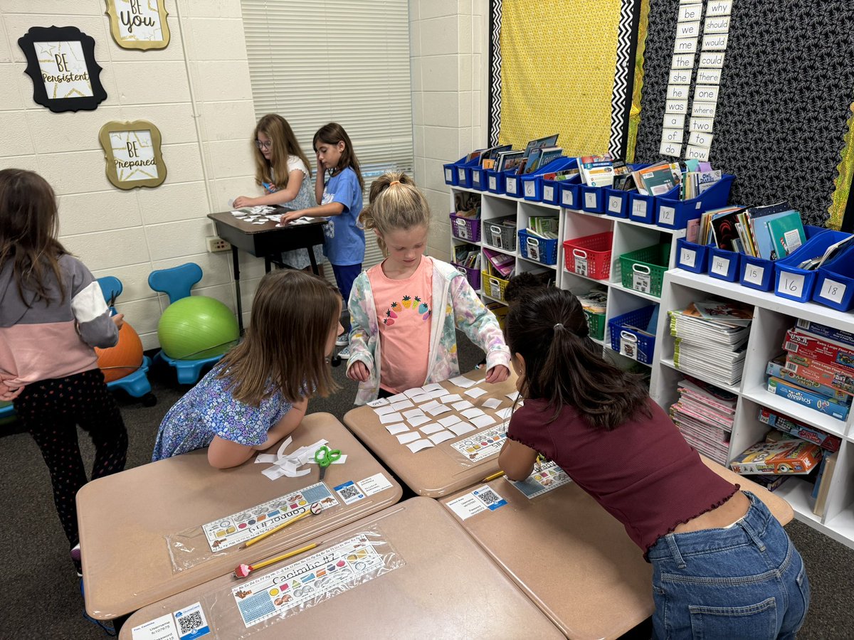 PattersonD70's tweet photo. Place value memory this morning in Math Club #d70shinyapple #d70bulldogs https://t.co/x16FcFNyrj