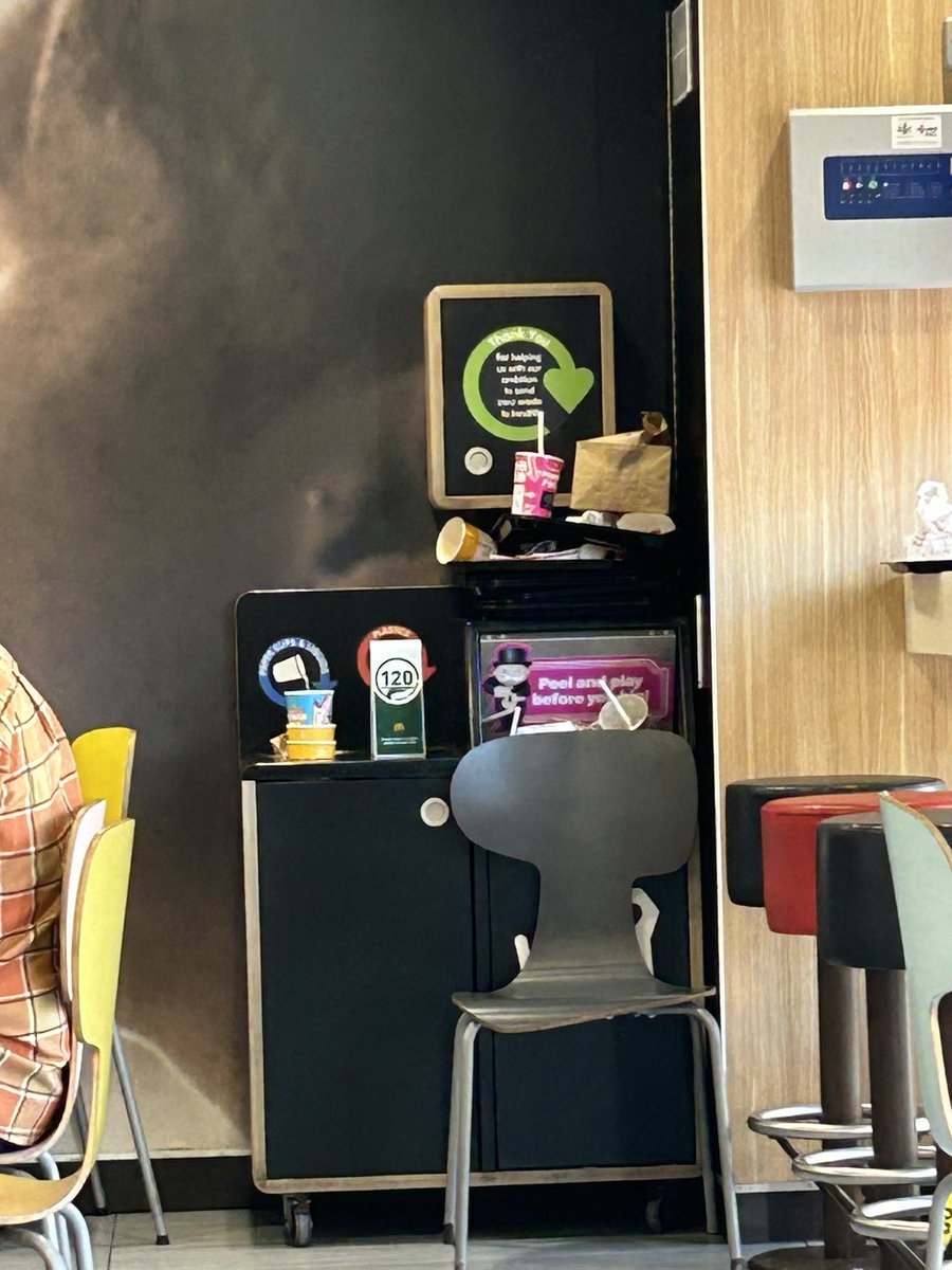 rambleonshiv's tweet photo. @McDonaldsUK  but the aylesbury high street store is actually filthy. There is waste in every surface and one woman left to clean this whole place up. https://t.co/s4dgncFVJq