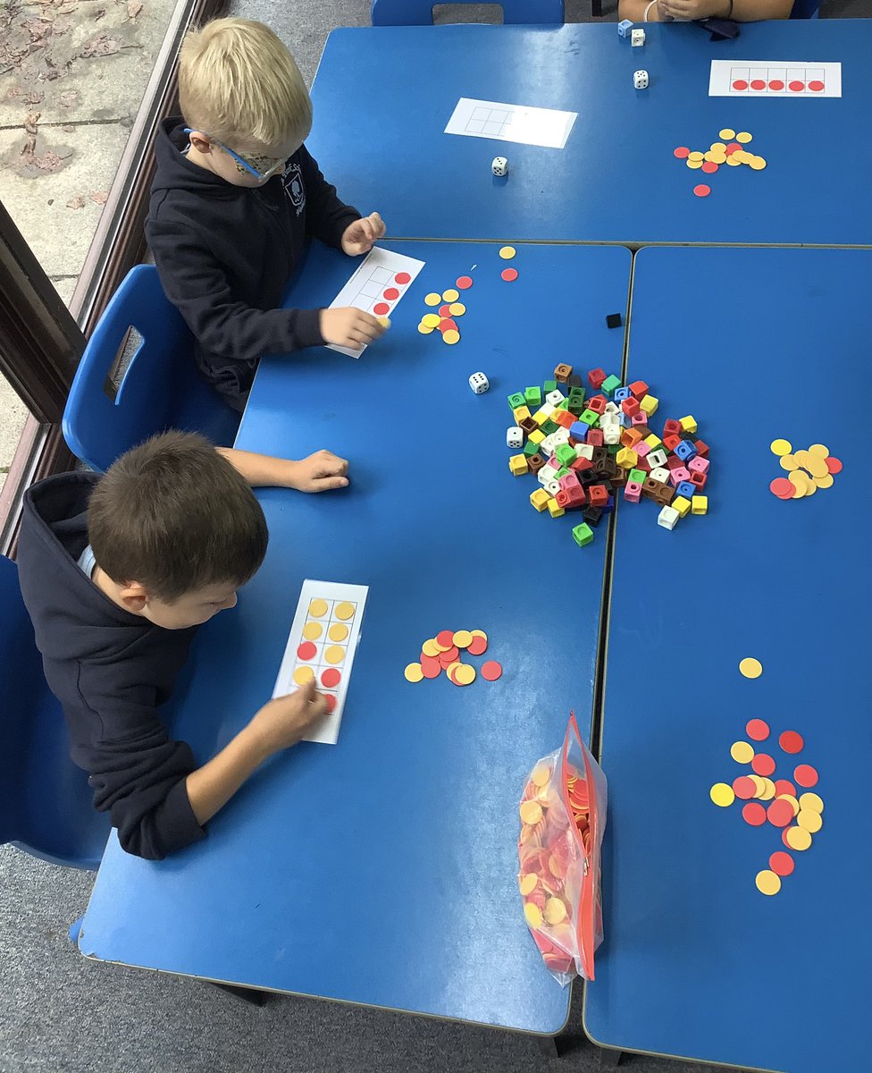 GPSYear1's tweet photo. This morning in maths we were looking at ‘one less.’ We used tens frames and cubes to help us work out one less than the number we rolled on the dice. @greenparkschool #gpsmaths https://t.co/BtCtUGvrG9