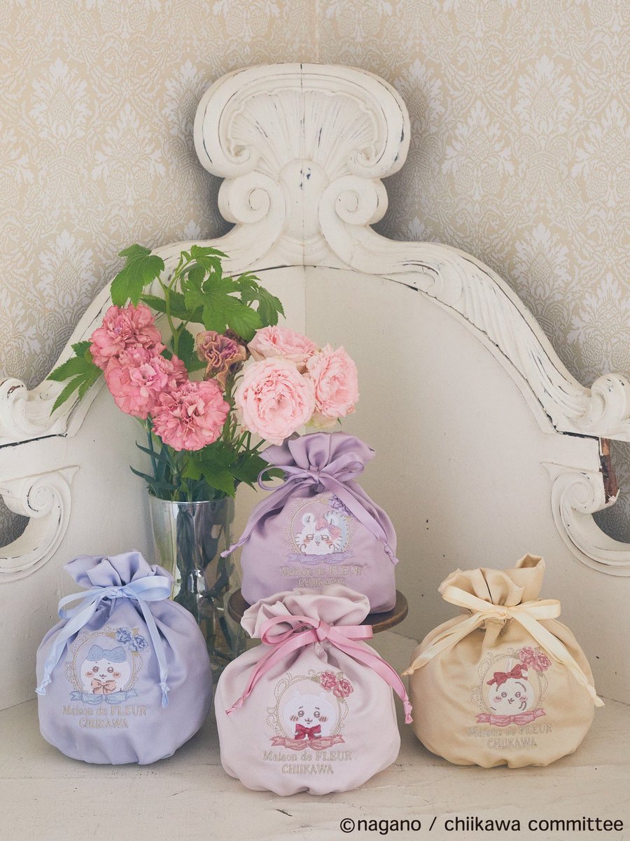 MaisondeFLEUR1's tweet photo. ＼Maison de FLEUR×ちいかわ／

「ちいかわ」とのコラボアイテムが初登場♪ 
Maison de FLEURらしくバラやリボンでドレスアップした
ちいかわたちの特別なデザインに注目◎

〇全国ショップ※アウトレット店除く
9/27(fri)～

○公式通販ストライプクラブ
9/27(fri)12:00～

https://t.co/0EiGdLNkg5 https://t.co/4ZvVprwnIr