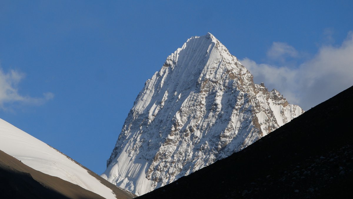 Berghaus (@therealberghaus) on Twitter photo Congratulations to <a href="/MickFowler/">Mick Fowler</a> and Victor Saunders, who returned to Pakistan forty years after their first trip to make the first ascent of the northwest face of the Yawash Sar in the Karakoram. Congratulations to <a href="/MickFowler/">Mick Fowler</a> and Victor Saunders, who returned to Pakistan forty years after their first trip to make the first ascent of the northwest face of the Yawash Sar in the Karakoram.