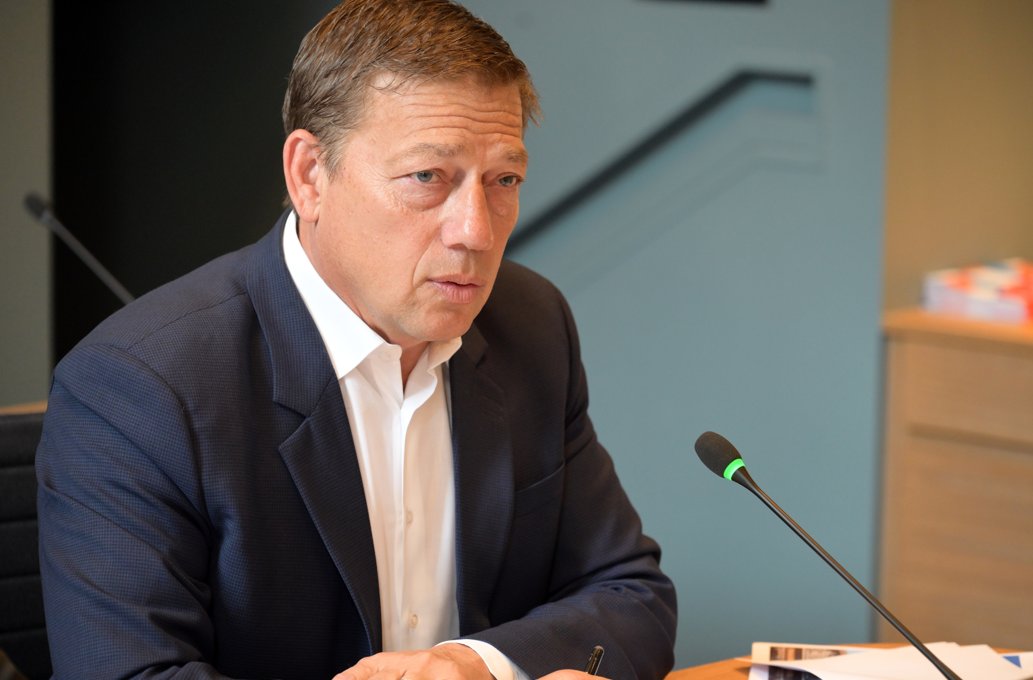 📰Conf de presse - Nomination du Gouvernement | 📣"Nous attendions avec impatience la constitution du gouvernement. Le secteur de l’artisanat du bâtiment, dont l’activité a enregistré un recul de 3%, attend des mesures fortes ." <a href="/reponcapeb/">Jean-Christophe Repon</a> , président de la CAPEB. 

"La