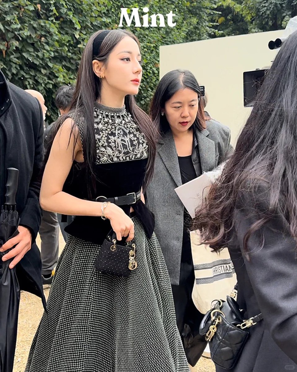 With her radiant beauty, Dilraba captivates us all, especially when she’s dressed in Dior’s stunning creations
Dilraba Dior PFW2024
#DilrabaXDiorSS25
#DIORSS25