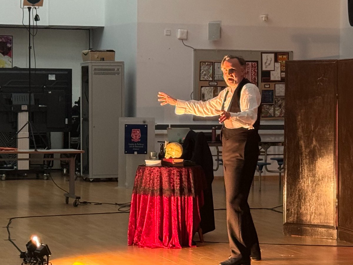 PleckgateHigh's tweet photo. 🎭Exciting day for our Year 8s as they delve into three Gothic tales brought to life by acclaimed writer/director Justin Butcher, performed by experienced professional actor Rupert Mason, with music and sound design by Theatre, TV and Film composer Jack C Arnold. https://t.co/qJNTsInLCl