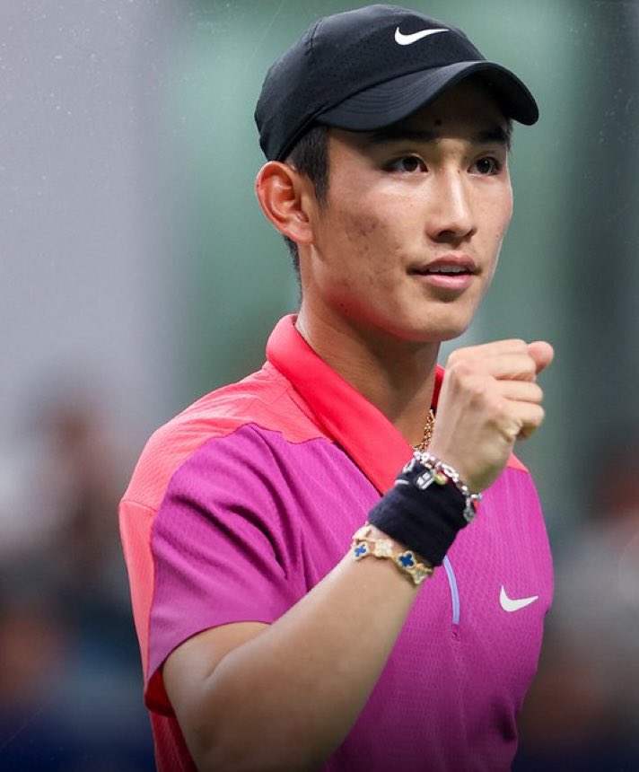 FiorinoLuca's tweet image. Juncheng #Shang è il nuovo campione di Chengdu! Il giovane classe 2005 cinese si impone su Lorenzo #Musetti col punteggio di 7-6 6-1 aggiudicandosi il primo titolo ATP della carriera.

É il secondo cinese nella storia a conquistare un titolo nel circuito maggiore dopo Yibing Wu