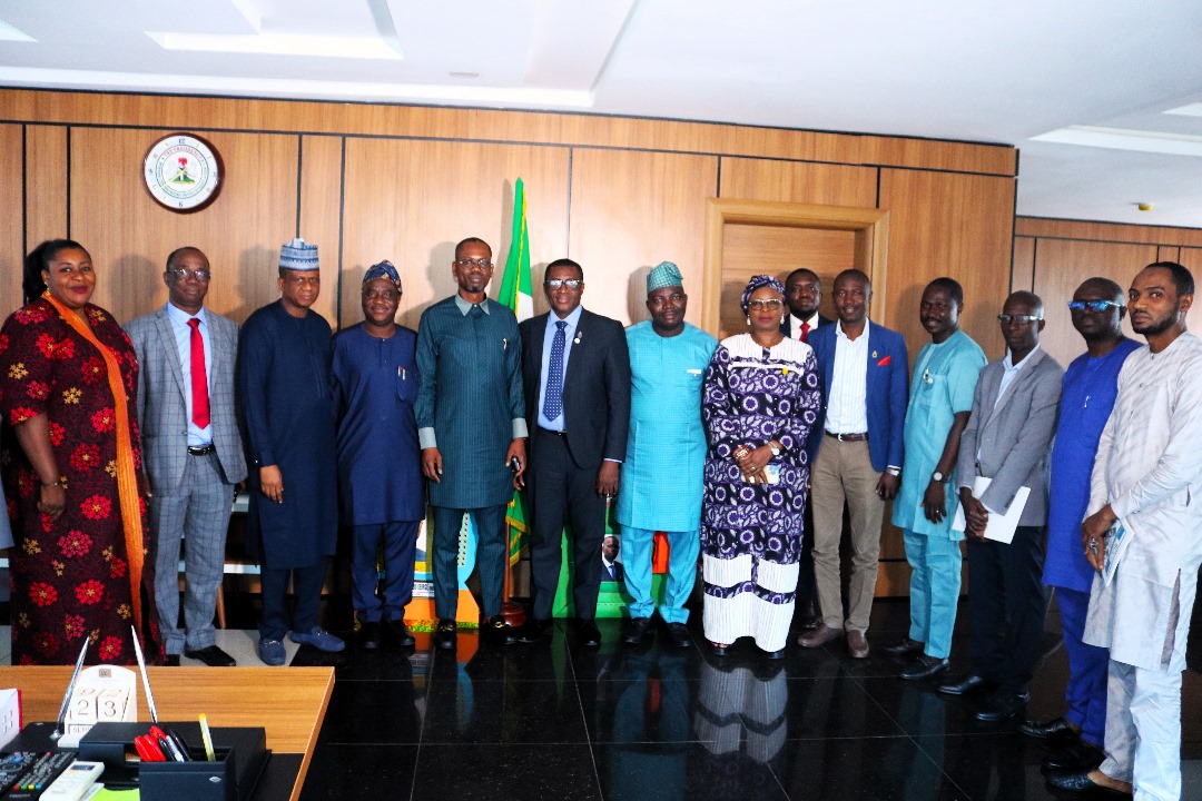 NigerianBCDA's tweet photo. Dr. George-Kelly emphasized the vital role of quantity surveyors in the BCDAs mandate, which focuses on socio-economic development in over 3,000 border communities across 105 Local Government Areas in 21 states. https://t.co/gLYd9rVCab