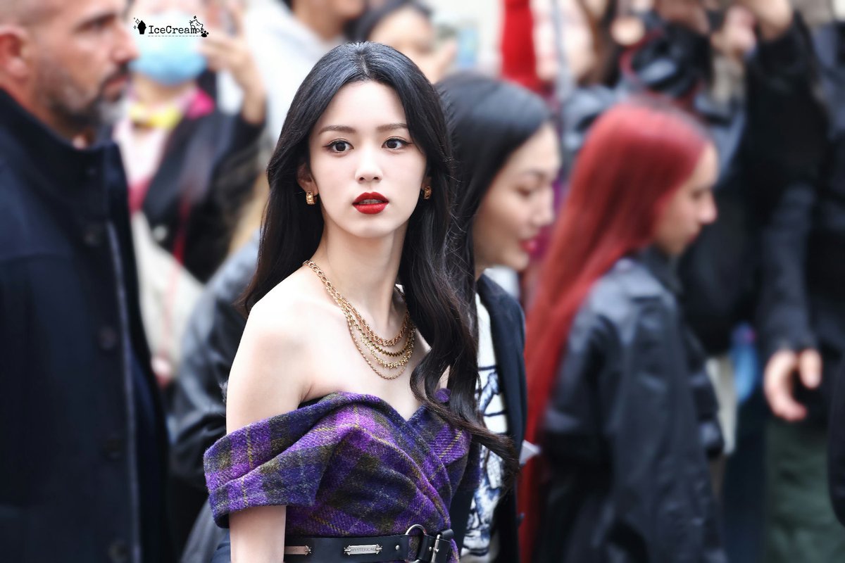 chanshi1122's tweet photo. Dior's discerning eye for talent is truly exceptional. Who can truly appreciate the allure of this Eastern beauty? 

- ZHOUYE AT DIOR PFW 25

#DiorSS25xZhouye #DiorSS25 #ZhouYe @Dior https://t.co/9HBZTjSC4s