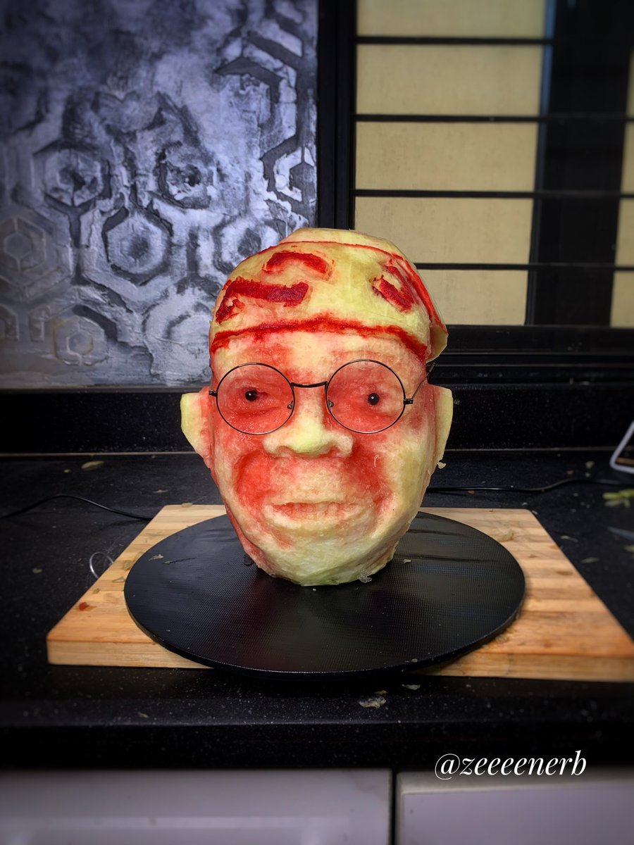 Fruit carving artist tweet media