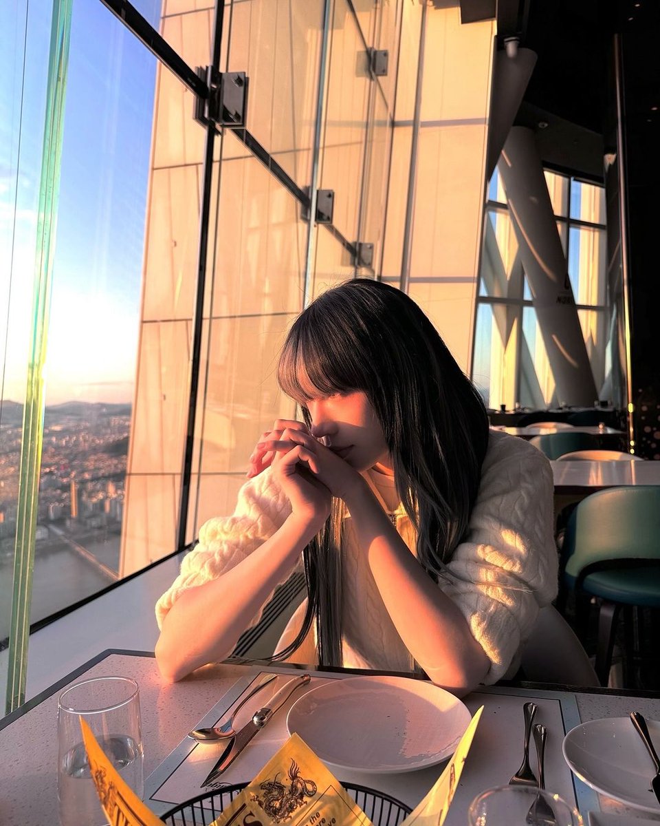 badaleeph's tweet photo. [IG POST UPDATE]

“🌆💝”

#bada #badalee #teambebe https://t.co/Wfgk6lEkwv