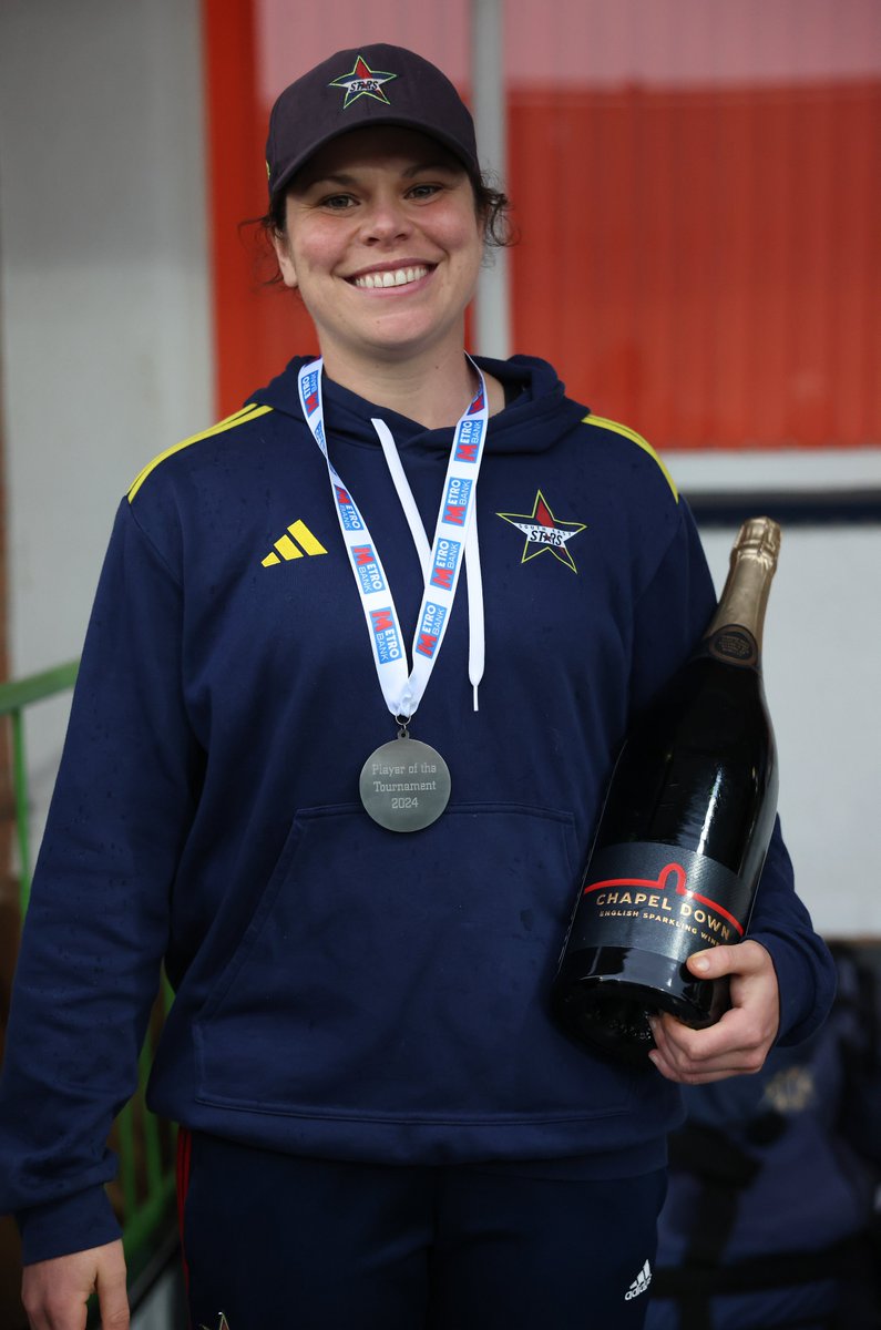 Alice Davidson-Richards was named Rachael Heyhoe Flint Trophy Player of the Year! 🏅🍾

ADR finished the competition with a mighty tally of 650 runs - the second highest ever in a single campaign! 💫