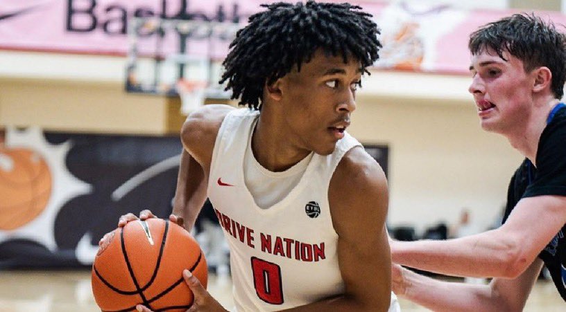 Five-star junior Dakari Spear continues to rise in the 2026 class. Kentucky was in for him recently and he discussed the Wildcats new, but heavy interest, along with Syracuse’s involvement, Texas A&amp;M, and insight on his game with @Stockrisers.

🔗: stockrisers.com/s/545/five-sta…
