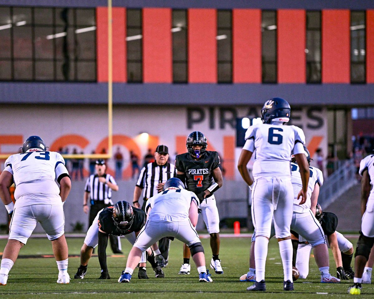 4-0 
Early Season  Film 
 (LB,SS)
<a href="/_pcpirates/">Platte County Football</a> 

hudl.com/v/2QBeQi
