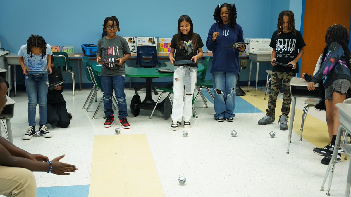 Mr. Hines 5th grade science classes just leveled up! Students are using Spheros to tackle biome review questions combining collaboration, competition and learning in an exciting way! <a href="/PCS_STEM/">PCS_STEM</a> #STEM