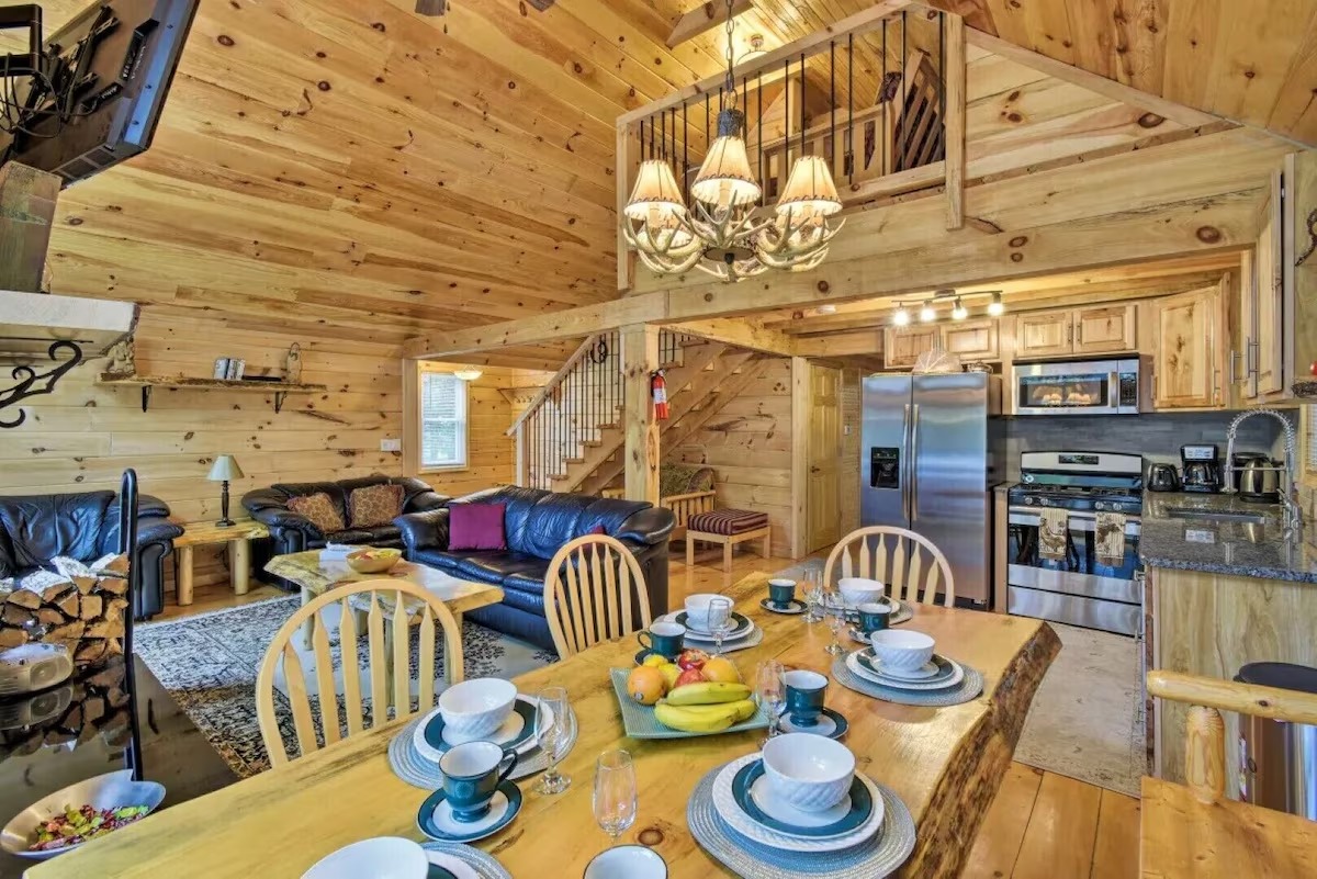 OldLogCabin_'s tweet photo. Escape to #Friendship with our charming #VacationCabin! Enjoy scenic views, cozy amenities, and the perfect retreat for #Relaxation &amp; adventure. #BookYourStay today at https://t.co/cGAVxxCPlW
#VacationByOwners #CozyGetaway #NatureRetreat #ScenicViews  #AdventureAwaits #FamilyFun https://t.co/Mtc4iaaS39