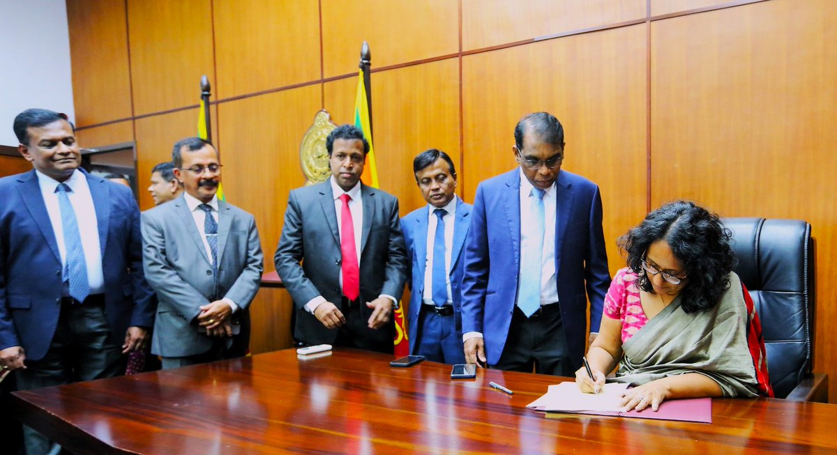 Happy to see an academic of the caliber of <a href="/Dr_HariniA/">Dr. Harini Amarasuriya</a> being appointed as PM. Also good to have a female PM in #SriLanka for the first time in over two decades. This country needs more female representatives, especially ones like Harini who are not from political dynasties. For
