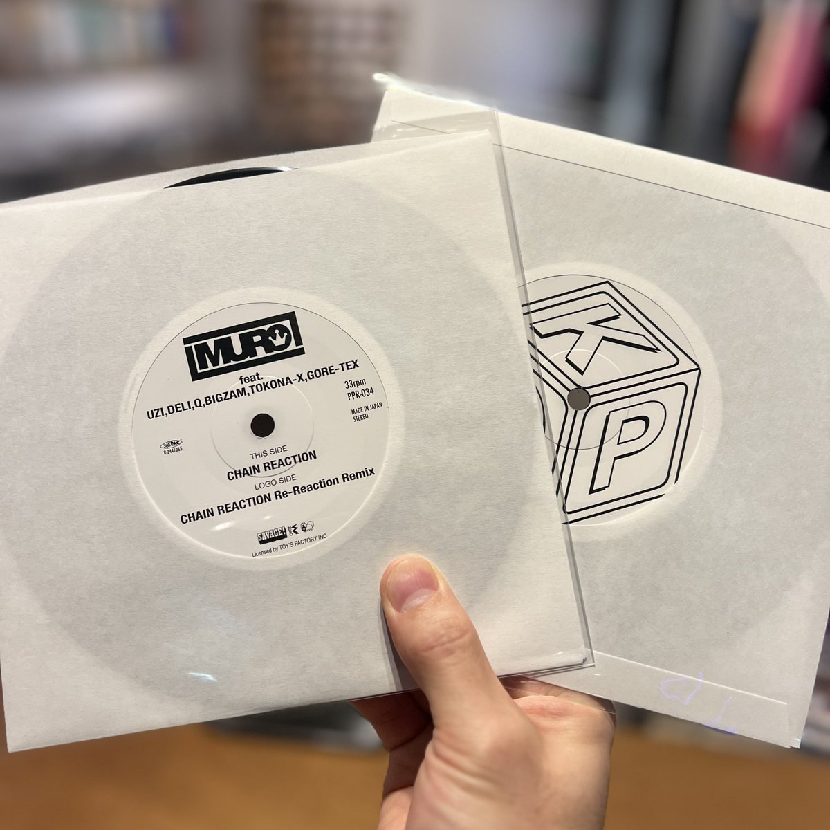 本日発売!!
Muro / Chain Reaction (7inch)

recordstation.jp

2003年にリリースされた名曲が7インチでリリース。
店頭、webサイトにて是非🖐️