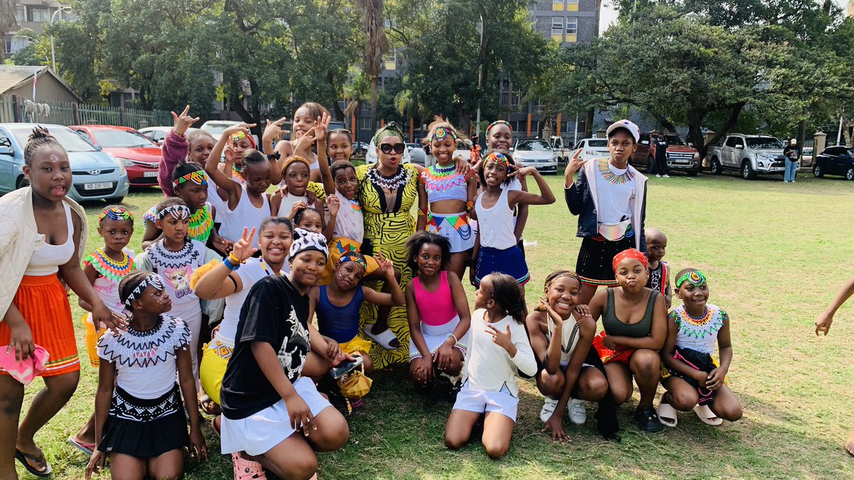 ZanoAzana's tweet photo. Different tribes, ONE South Africa!
Groups from different tribes/culture are celebrating Heritage day at Albert Park.
#HeritageDay
#UnityInDiversity #SouthAfricanHeritage #CulturalExchange
@crediblesource_ https://t.co/qRZaZ7RTTO