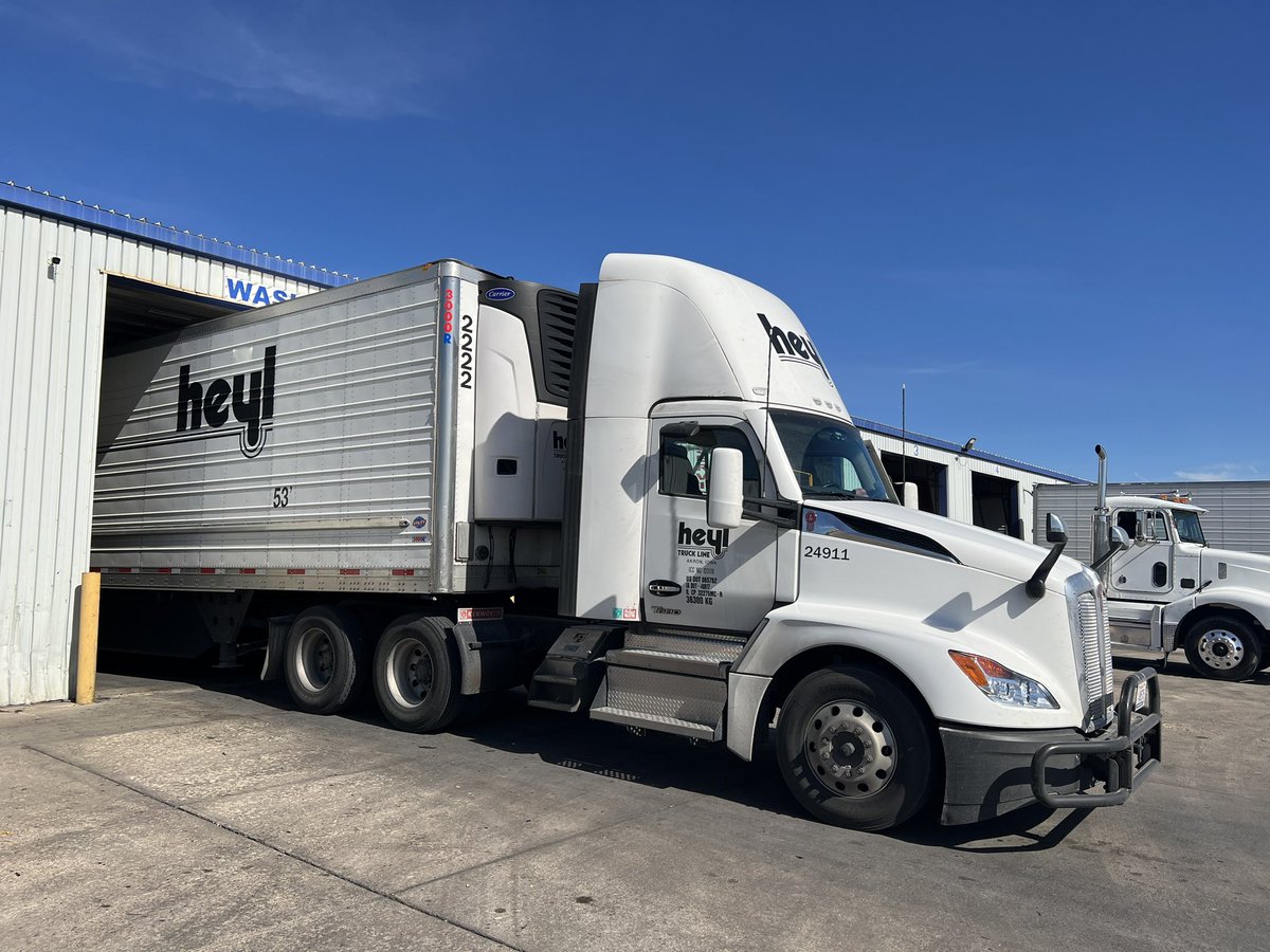 Trailer_Repair's tweet photo. $39.00 No-Wait Washouts located in Council Bluffs, Iowa!

Monday-Friday 
7am-5pm
Saturday
8am-12pm

#Trucking #Iowa https://t.co/0ph1LL8LfU