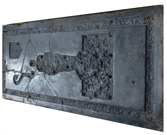 pinnaclehills's tweet photo. Archaeologists Solve Mystery Behind Black Tombstone Found in Jamestown Carrying an English Knight https://t.co/jeHCz8Ne6j https://t.co/zMdn7ellcU