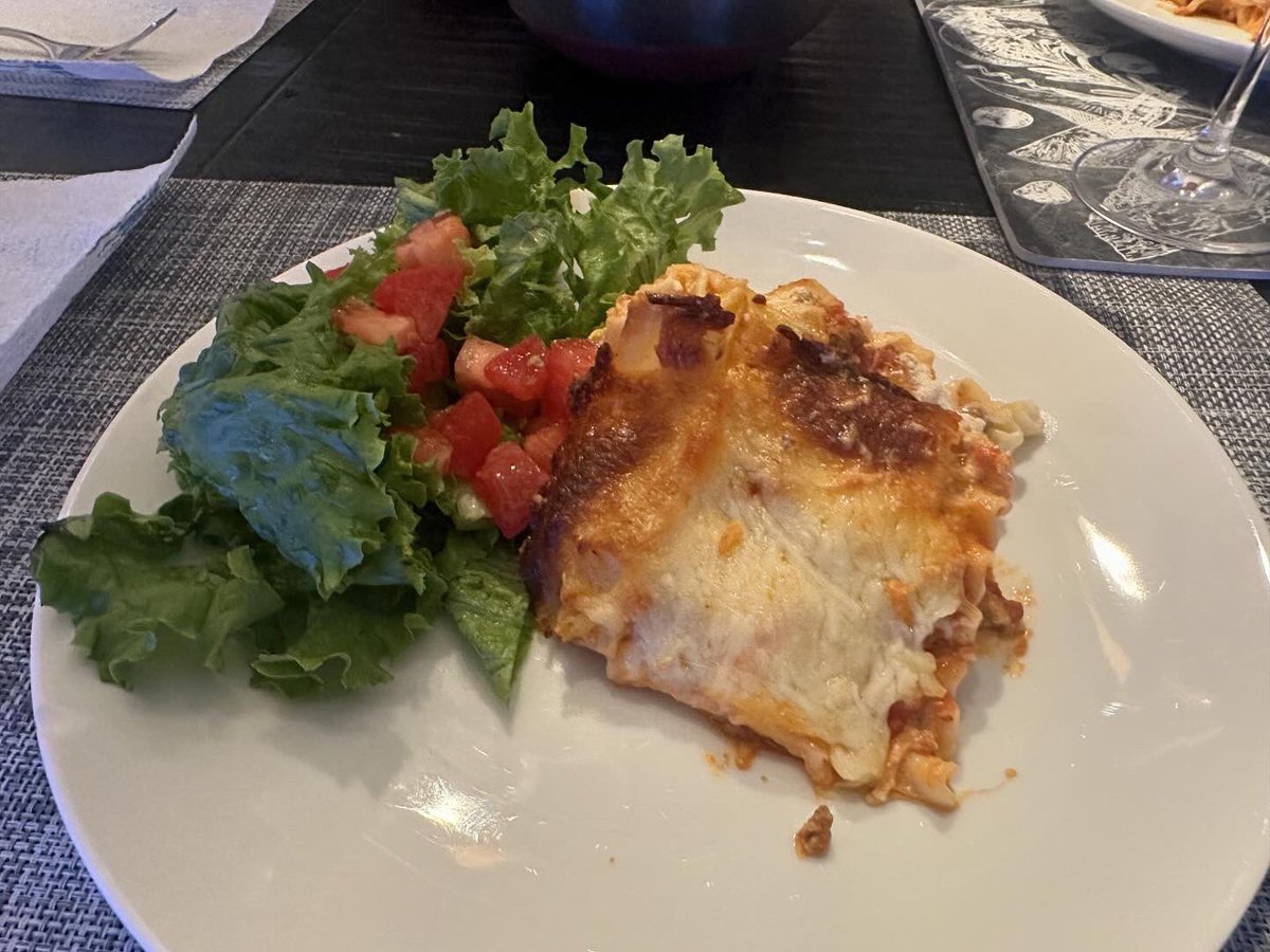 VeronicaHarrell's tweet photo. About last night: homemade lasagna, #MamaCooks 😋#delicious #homemadefood #fyp #homecooking #tuesdayvibe 🦋🦋🦋 https://t.co/sPtpbudw0P