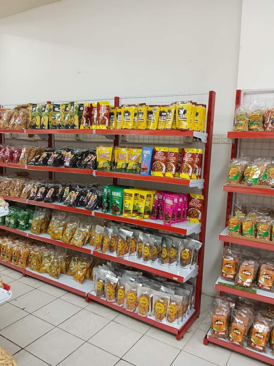 NurdianaNurdin4's tweet photo. Selasa (10/09), Nurdiana, Luhkan Kutim, di Poklahsar Produk Ikan Sangatta Selatan(PISS), Produksi Keripik Teri dan Ikan Lele, sebanyak 50 pcs, harga jual 20 rb/pcs #GiatLuhkanSatminkalBanyuwangi #Kutim #Produksi #luhlapor https://t.co/Vzsl30KuiW