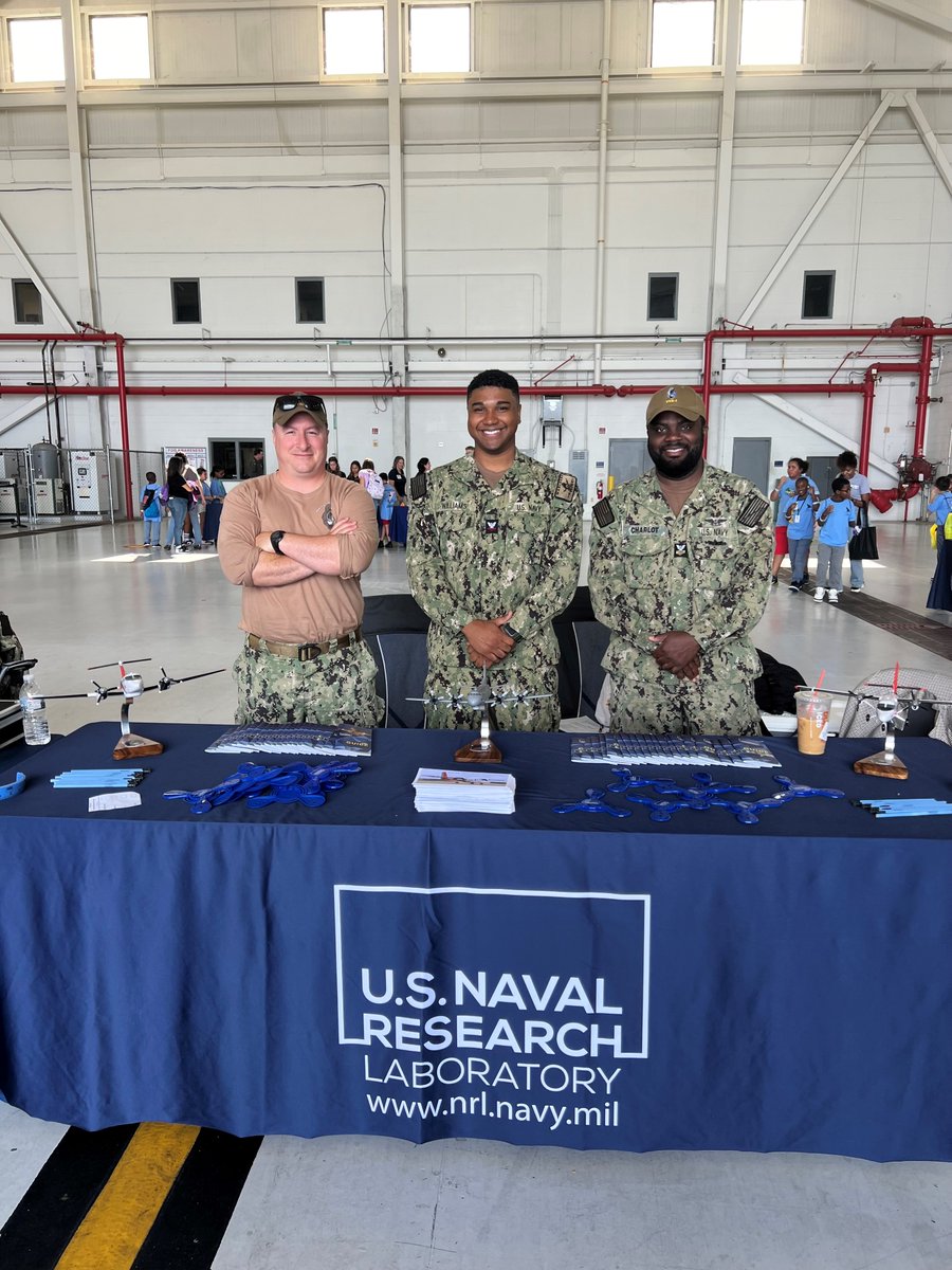 USNRL's tweet image. VXS-1 Warlocks soar high at NAS Oceana Air Show! ✈️ Thousands of visitors got a glimpse of our P-3 Orion and learned about our cutting-edge tech. 

#NASOceana #VXS1 #Warlocks #NavalSTEM
@USNavy @DeptofDefense @USMC