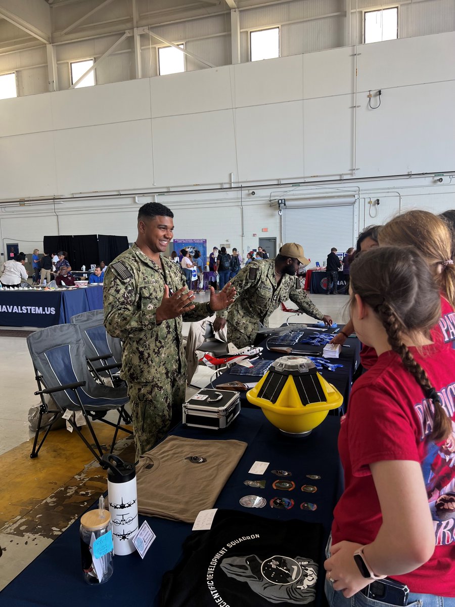 USNRL's tweet image. VXS-1 Warlocks soar high at NAS Oceana Air Show! ✈️ Thousands of visitors got a glimpse of our P-3 Orion and learned about our cutting-edge tech. 

#NASOceana #VXS1 #Warlocks #NavalSTEM
@USNavy @DeptofDefense @USMC