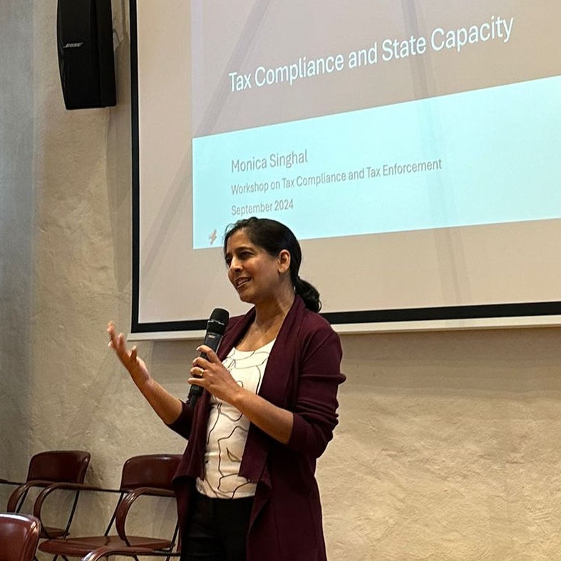 Monica Singhal highlights the pivotal role of state capacity for #taxcompliance. This develops along three lines: detecting the weakest link in the compliance chain, improving enforcement of collection of detected frauds, aligning the incentives of #bureaucrats and politicians