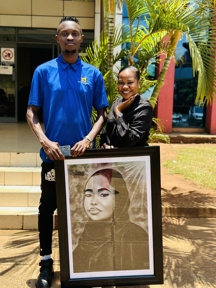 NShaidat's tweet image. You are so kind my dear… Thank you so much for my potrait, it’s so fulfilling and timely ❤️

You are so thoughtful and sweet, I feel so blessed… may the good Lord bless the work of your hands @MrMCARTIST1

#UBCLeero