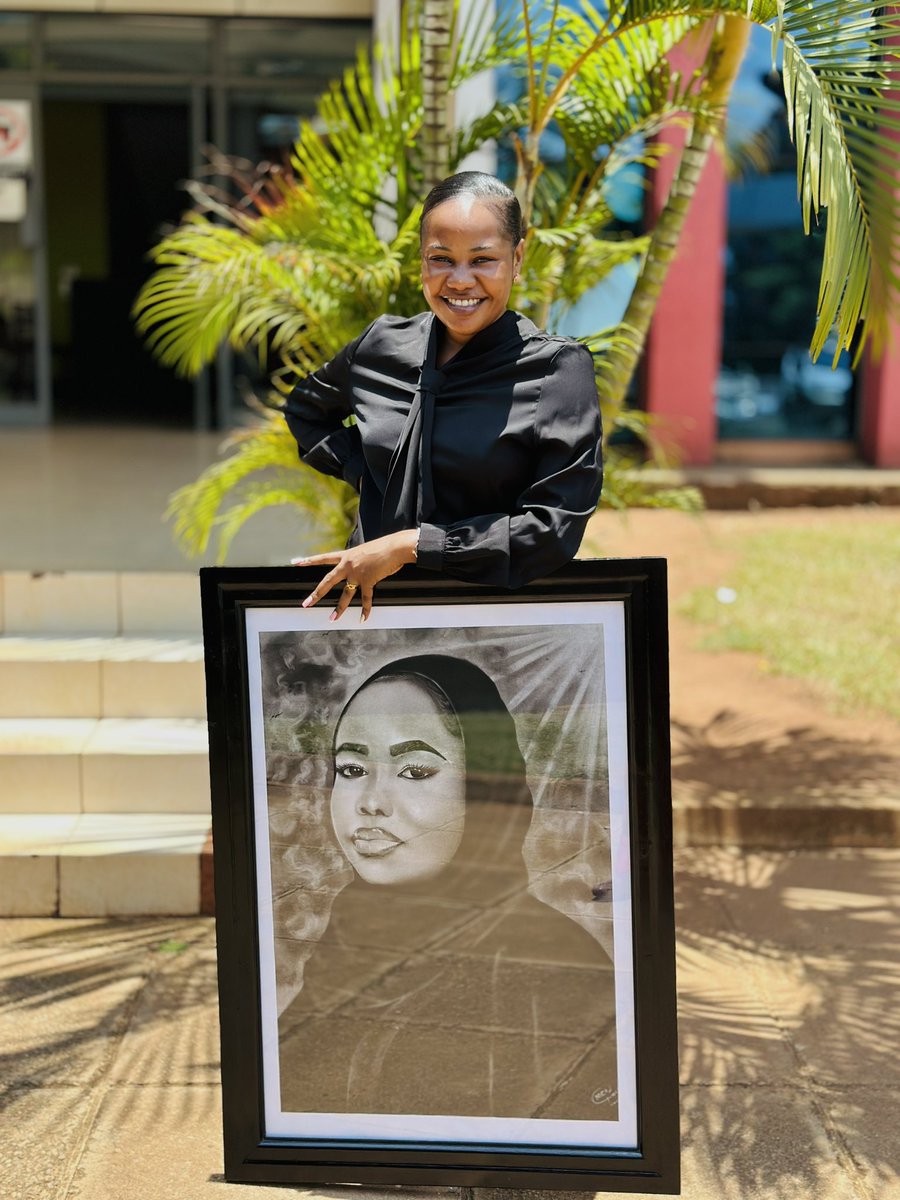 NShaidat's tweet image. You are so kind my dear… Thank you so much for my potrait, it’s so fulfilling and timely ❤️

You are so thoughtful and sweet, I feel so blessed… may the good Lord bless the work of your hands @MrMCARTIST1

#UBCLeero