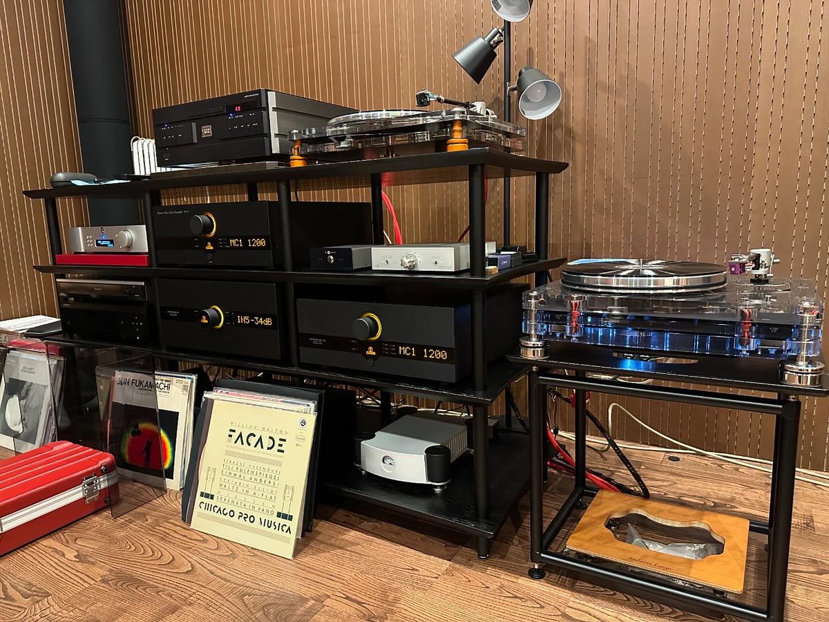 emc_hiroshi's tweet photo. 「タクトシュトック」
https://t.co/vdWMw0cR9w
新デモルームにてEMC電源工事。
この新築空間のオーディオ電源一式を、社長の庵氏に任せていただきました。
取材や撮影が多く予定されているので、皆様の目にも留まることがあると思います。
#オーディオ
#タクトシュトック
#taktstock
#escart
#emc設計 https://t.co/om2BysJ6kJ