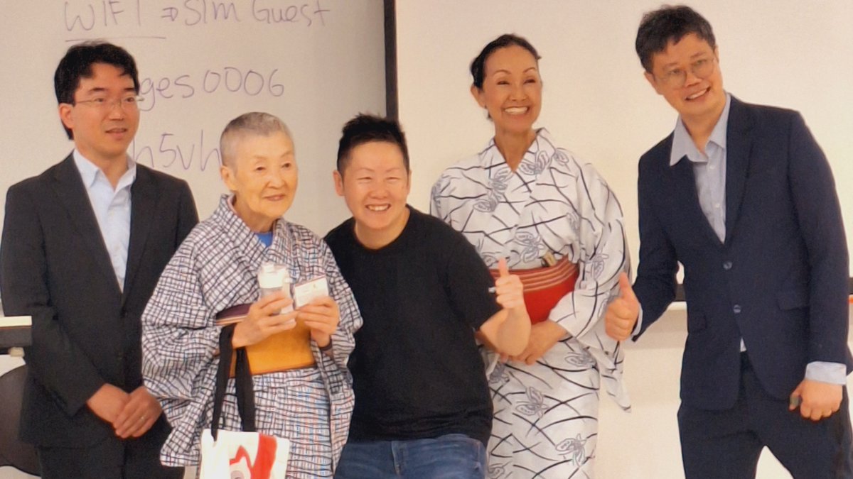suss_sg's tweet photo. #SUSSActiveAgeing: 👵 At the SUSS Age Well Fireside Chat, lively performances energized the crowd, uniting cultures. Masako Wakamiya, 89, inspired with her journey of lifelong learning, tech innovation, and active aging. Discover more highlights here: https://t.co/tYookA3Zo0 https://t.co/N70hAC6pTH