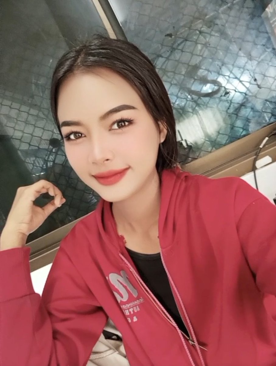 ขาแว่นยังได้พาดหู 
แล้วเมื่อไหร่ขาหนูจะได้พาดไหล่พี่🤭