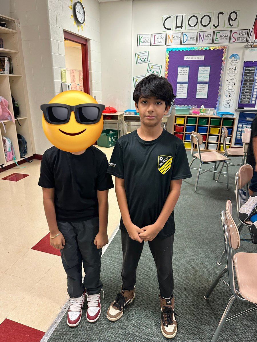 Celebrating la familia in our classroom for our Hispanic heritage spirit week! It’s twin day today.