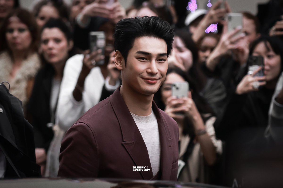 SleepyEveryyDay's tweet photo. #DiorSS25xAPO
#ApoNattawin #DiorSS25
—
帅嘟帅嘟
Who’s baby! หล่อมาก😙🥰

@Nnattawin1 https://t.co/n3a8Yp3NkK