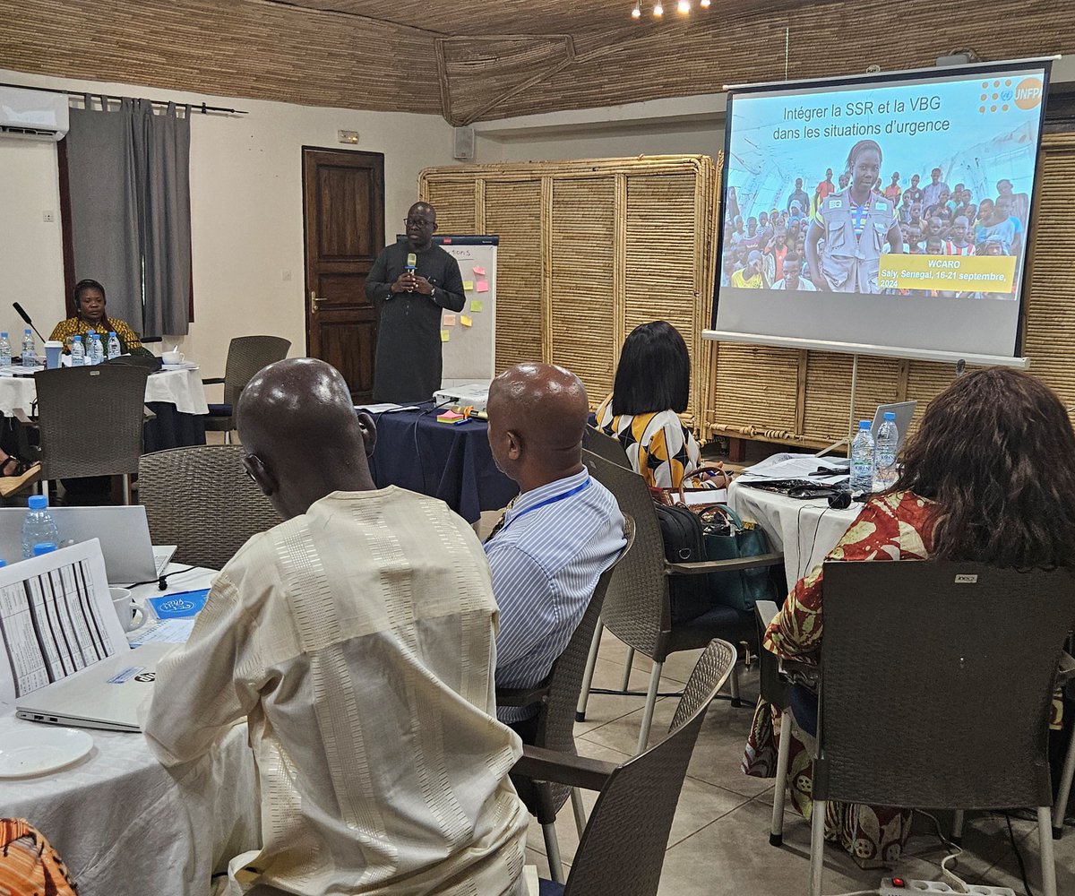 UNFPA_WCARO's tweet photo. « Cette formation permet d’améliorer les compétences du personnel de UNFPA pour fournir des services intégrés de #SSR, de #VBG et de transfert monétaire, même dans les environnements les plus difficiles. » disait @Sennenhounton notre Directeur Régional à l'ouverture de l'atelier. https://t.co/3yTY4Z7xma