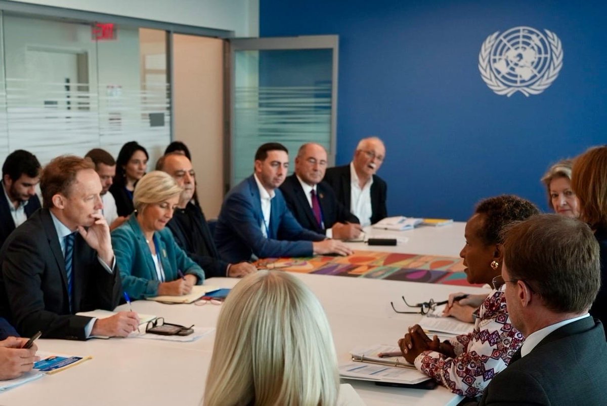 EUatUN's tweet photo. #EUatUNGA; On the last day of their visit to New York, 🇪🇺European Parliament members met with @JoyceMsuya, @KittyvdHeijden and other high-level UN officials. They also held a policy dialogue on the future of multilateralism with students from @CUNY  and @Columbia universities. https://t.co/bEw1rHx6ow