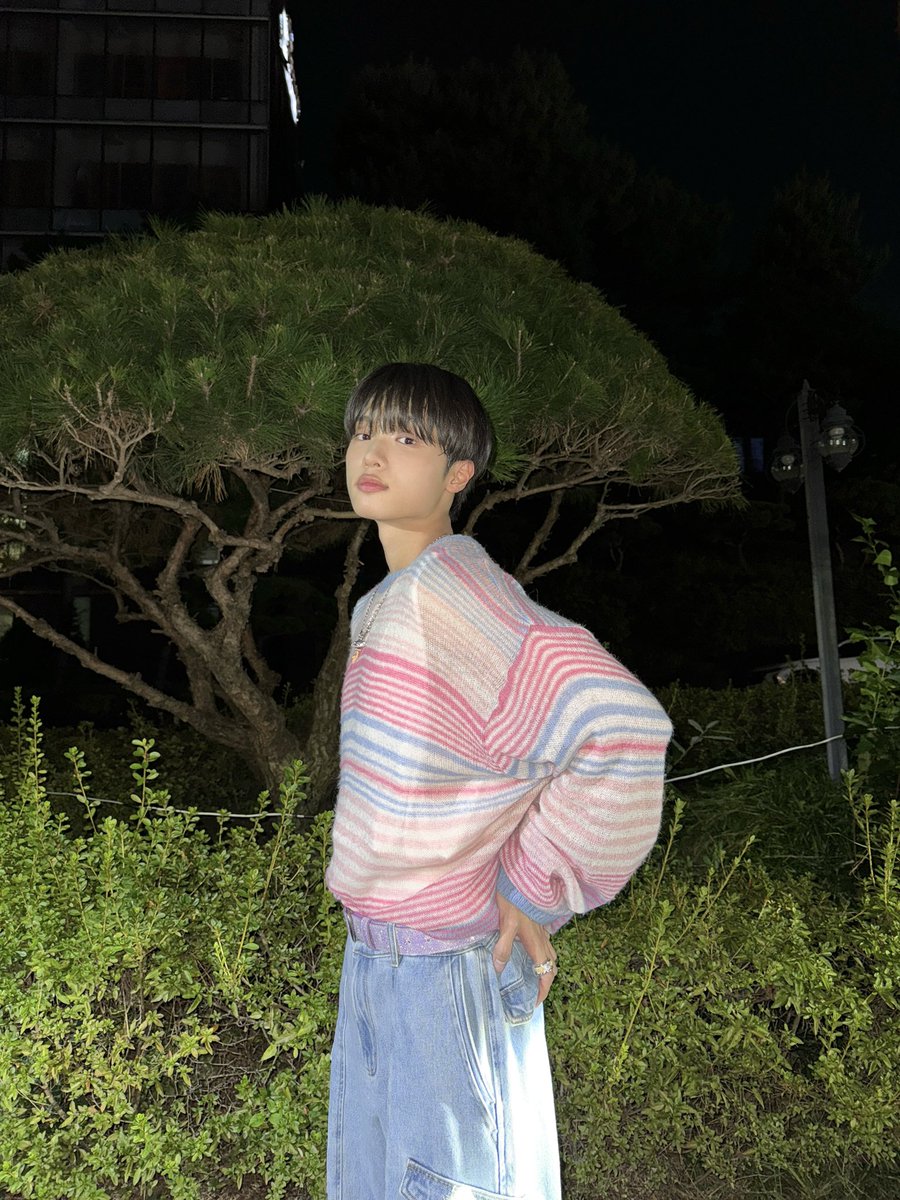 SONDONGPYO_X's tweet photo. [📸] 
안양대학교 대동제 🐣🎆

#손동표 #SONDONGPYO 
#안양대 #대동제 https://t.co/3IvbGDr2R3