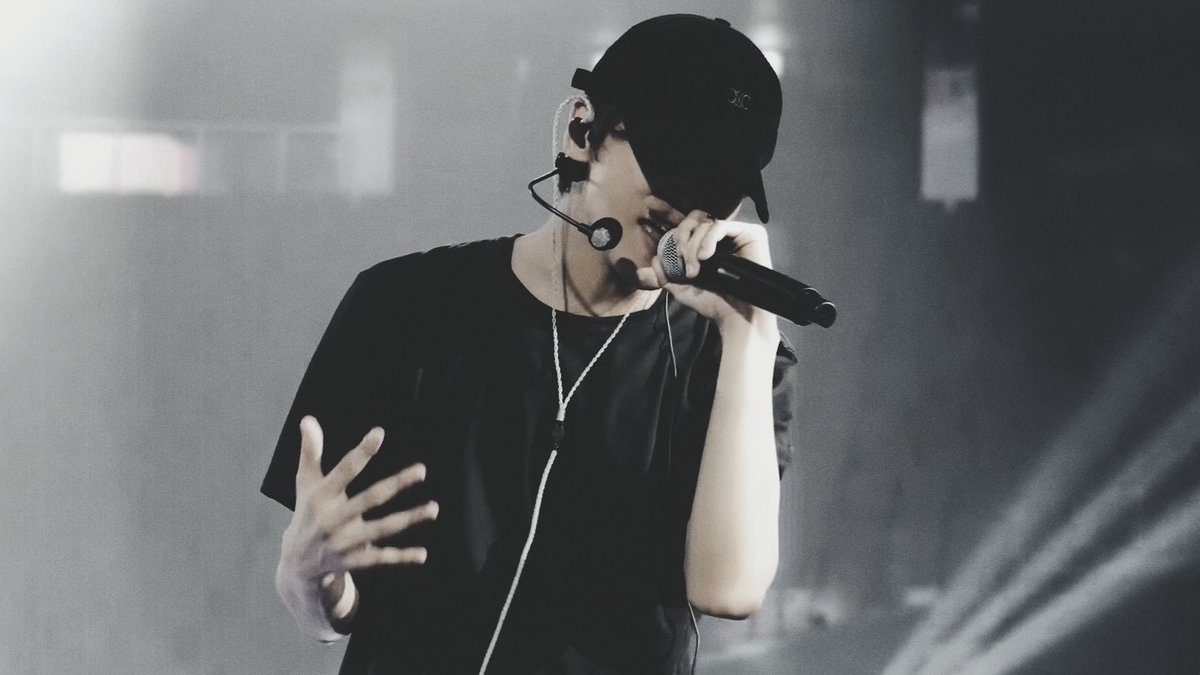 haechanprints's tweet photo. 🖤 https://t.co/0SypffILCg