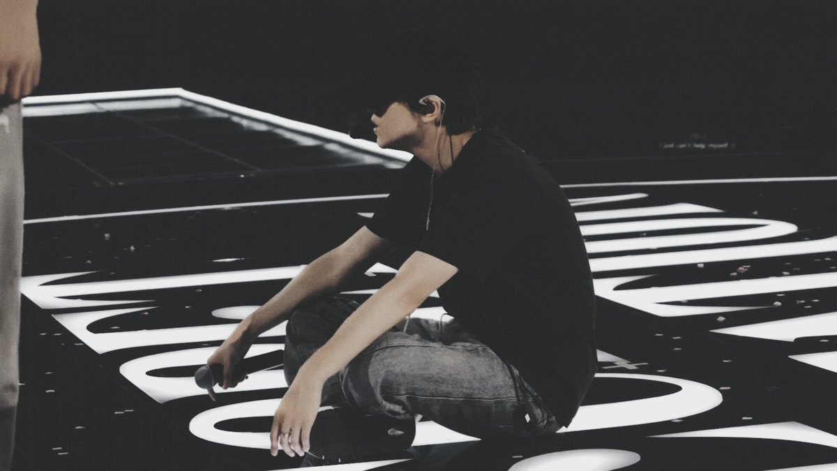 haechanprints's tweet photo. 🖤 https://t.co/0SypffILCg