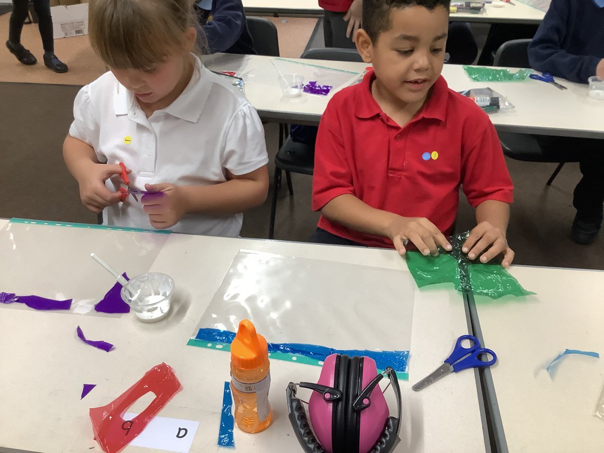 Y2AngramBank's tweet photo. This afternoon we are creating stained glass windows. https://t.co/HUVfaIhkdI